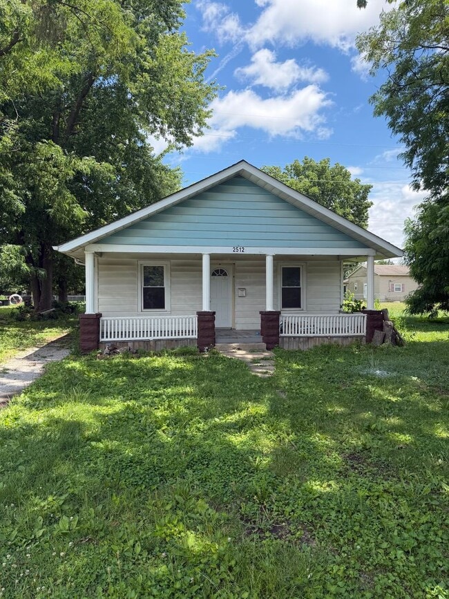 Building Photo - 2512 Fox Bridge Rd
