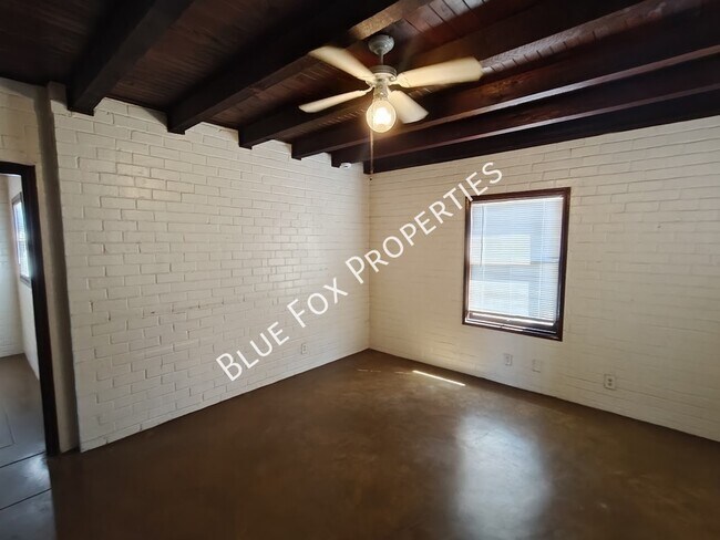 Photo - 1211 N Jones Blvd