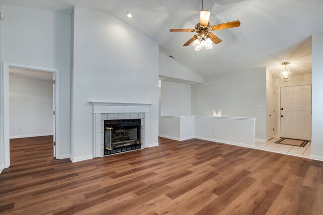 Photo - 513 Cimarron Cir