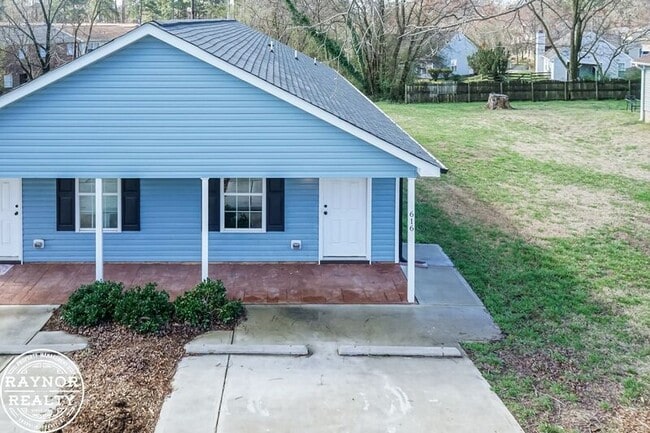 Photo - 616 E Pine Ave