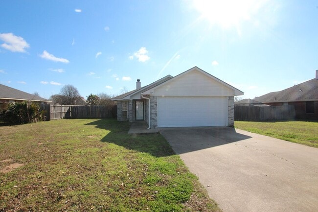Photo - Coming Soon: Stunning 3 Bedroom Home in Bullard