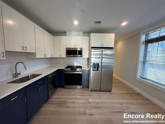 Photo - 163 Everett St