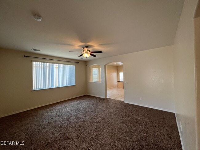 Photo - 147 N Manzanita Dr
