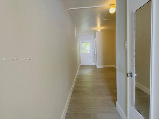 Photo - 4317 NE 21st Ave Unit 9