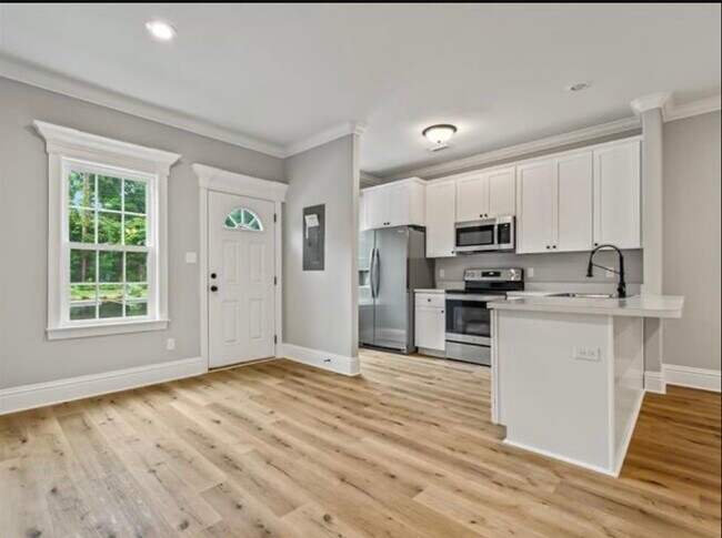 Photo - 10 Old Courthouse Way