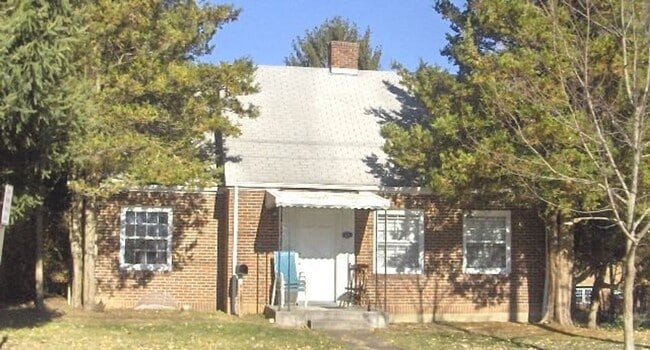Building Photo - 614 Progress St NE