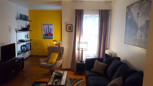 101 Living Rm and Desk Area