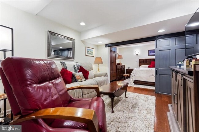 Photo - 43 N Hawthorne Rd