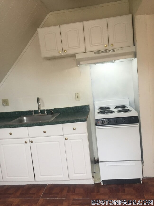 Building Photo - 393 Adams St Rental