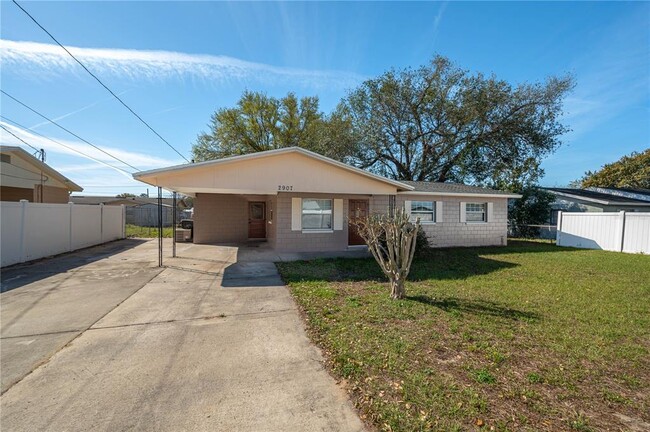 Photo - 2907 Wheeler St