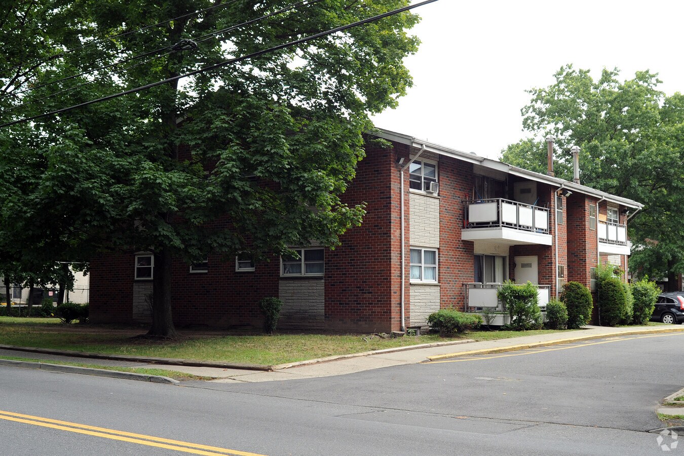 262-282 N Main St - Cadillac Manor Apartments
