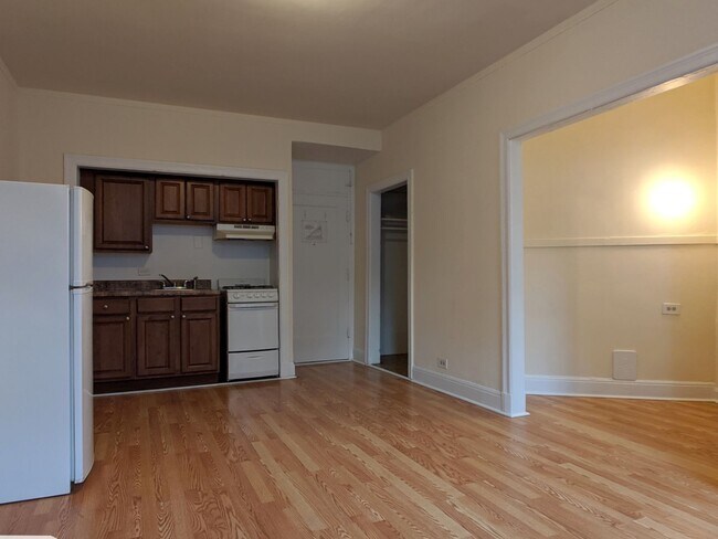 Photo - 3335 W Diversey Ave Unit 336