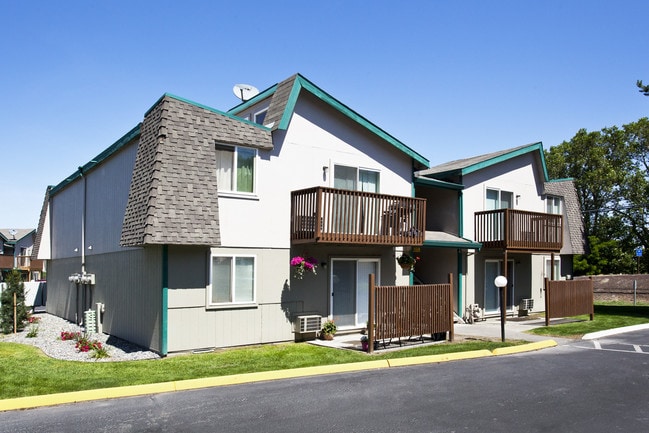 TowerApartments_Hermiston_OR_Porch