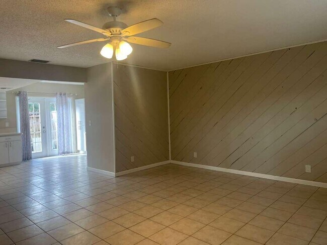 Photo - 7928 Kimberly Blvd