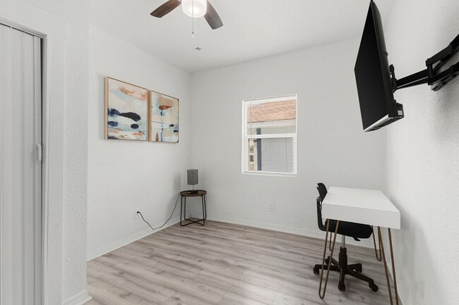 Photo - 2213 E 18th Ave Unit SI ID1244316P