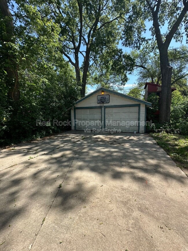 Photo - 835 Elm St