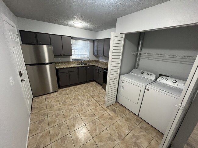 Photo - 6912 N 22nd St Unidad 6912 D