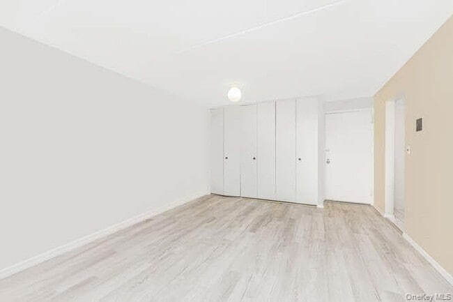 Photo - 1155 Warburton Ave Unit 2V