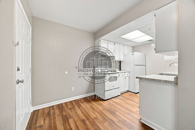 457 White Dr Unit A13