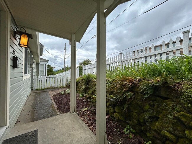 Photo - 917 Jefferson St