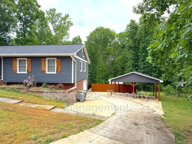 Photo - 4050 Leafmore St