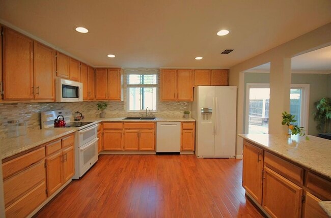 Photo - 2255 La Grama Dr