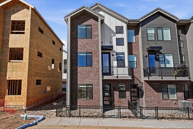 Building Photo - Park Meadows location near Lone Tree in the heart of Inverness. Easy access to Centennial Jetport