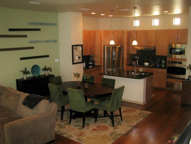 Photo - 1203 Beaconsfield Lane