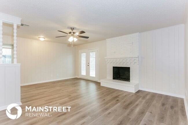 Photo - 328 Bennett Cir