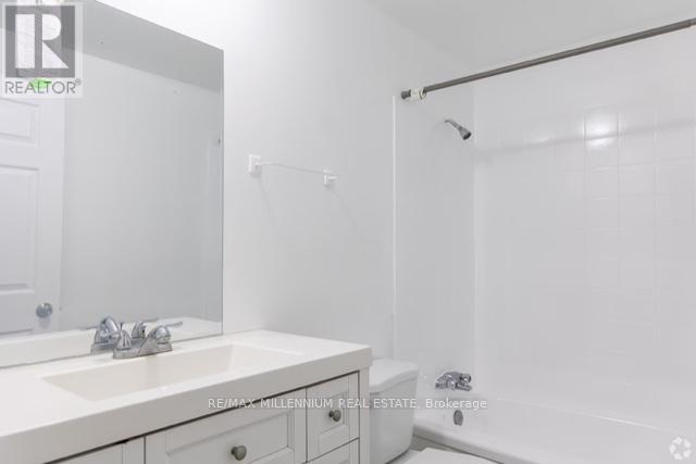 Photo - 414 Stone Rd W