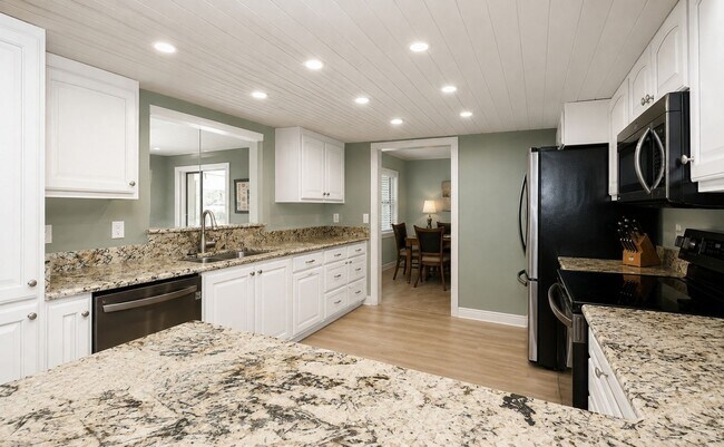 Photo - 2876 Captiva Dr