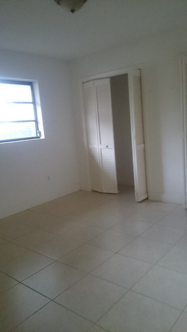 Photo - 2144 SW 17th St Unit 1