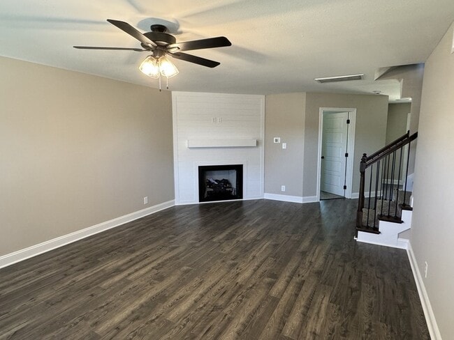 Photo - 3562 Torrington Ln