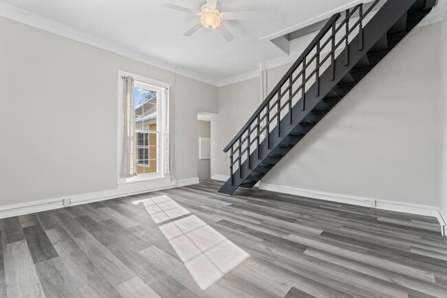 Building Photo - 621 E Main St