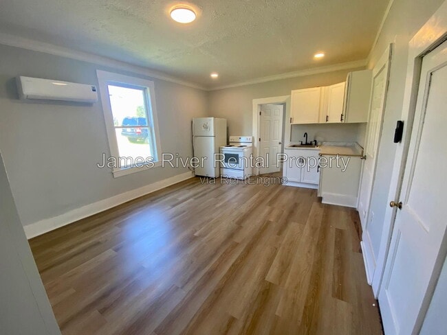 1009 4th St Unit 4