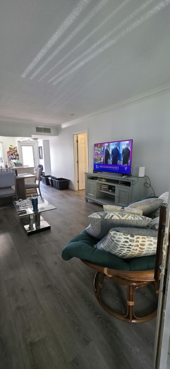 Photo - 6091 NW 61st Ave Unidad 105