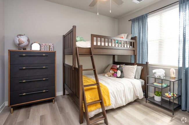 3BR, 2BA - 1208SF