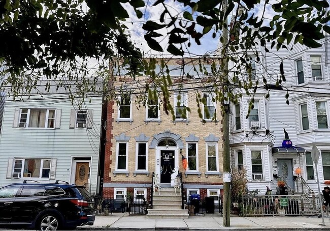 Building Photo - 21 Hancock Ave Unit 1