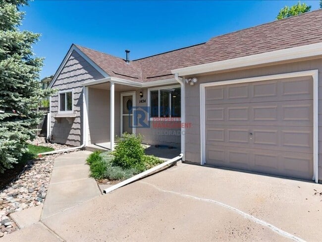 Building Photo - 1424 S Sierra Dr Rental