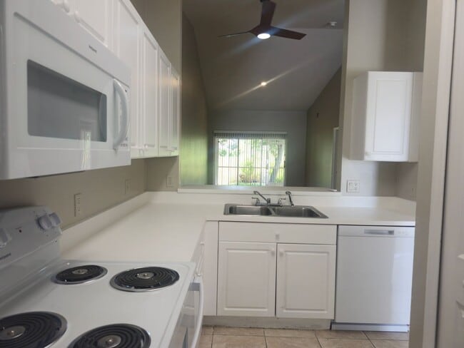 Photo - 2 bed 2 bath Unit 331 NE 24th Ave, s 4