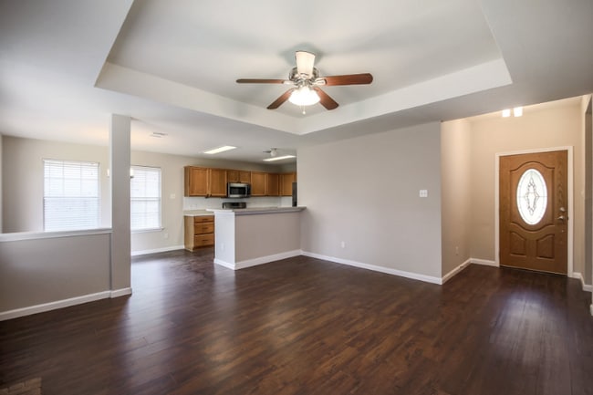 Photo - 1806 Oakmont Ln