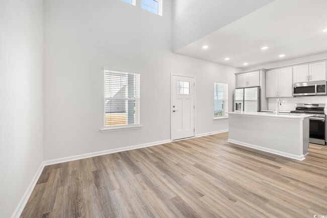 Photo - 283 Ferretti St