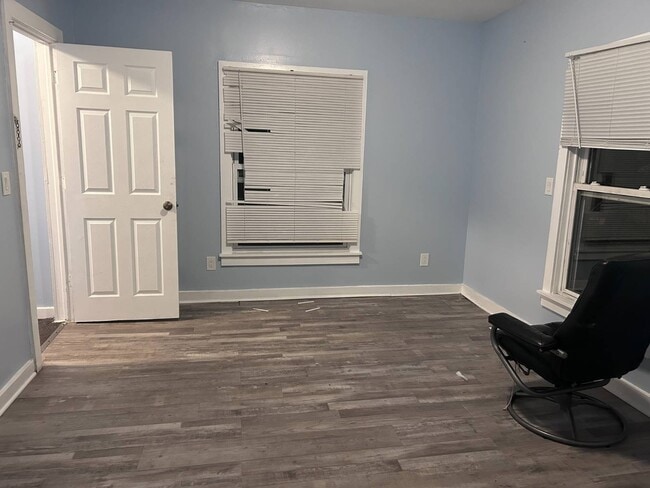 Photo - 112-114 Mark Ave