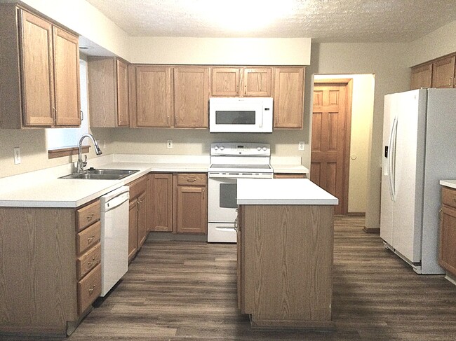 Photo - 1915 Berwick Ct