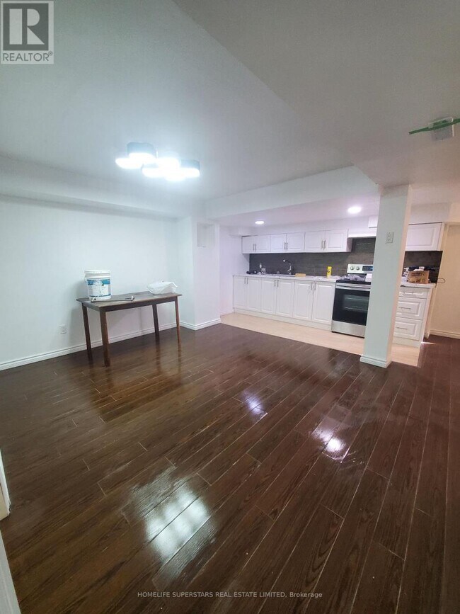 Photo - 6096 Windfleet Cres