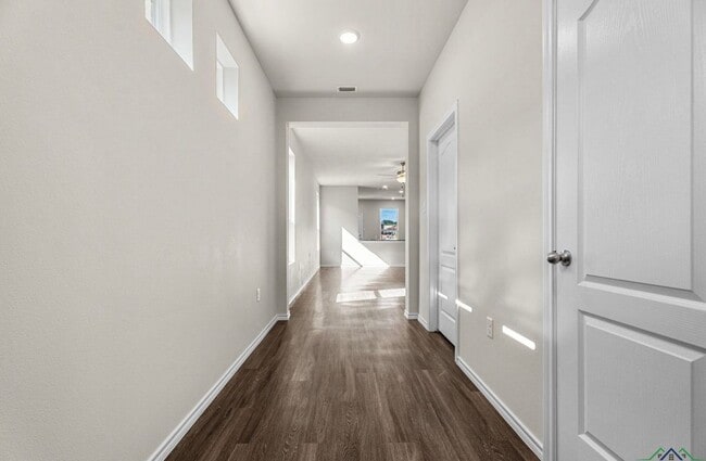 Photo - 1609 Everwood Ct