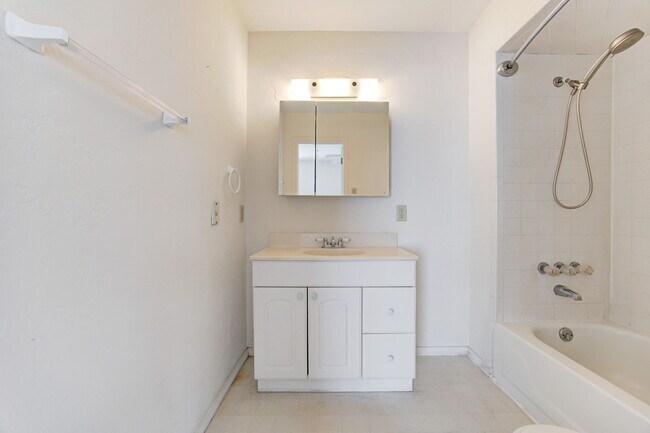 Photo - 602 S Flood Ave