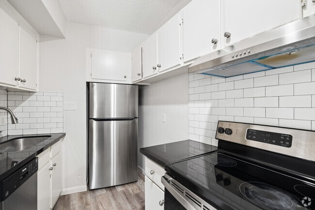 1BR, 1BA - 617SF - Kitchen - Merwin Square Apartments