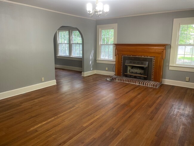 Photo - 930 Dixie Ave