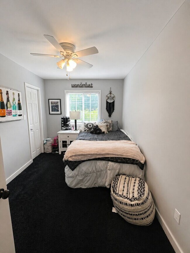 Photo - 2 bedroom 2.5 bath in College Town!! Walk to stadium! Available August 2026